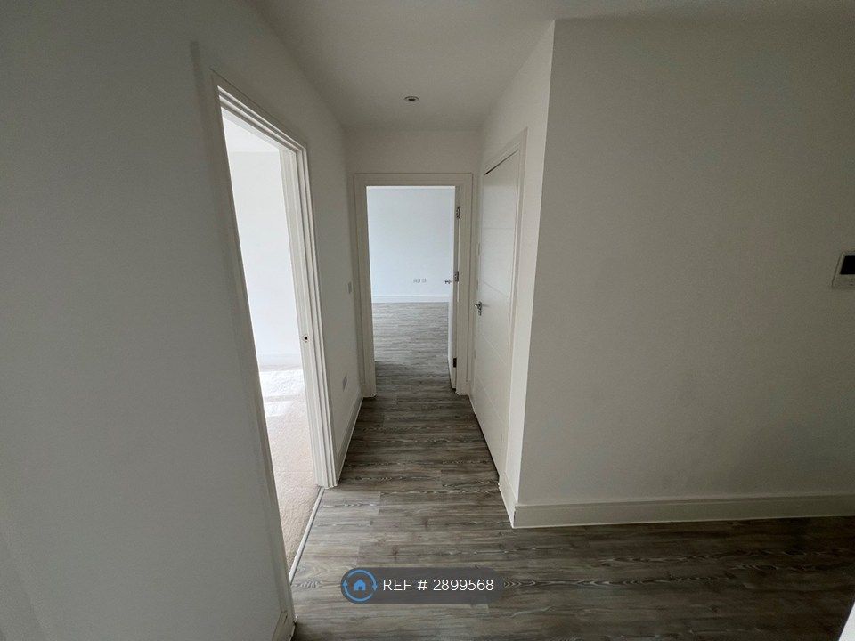 Property photo 3 of 13 Hallway