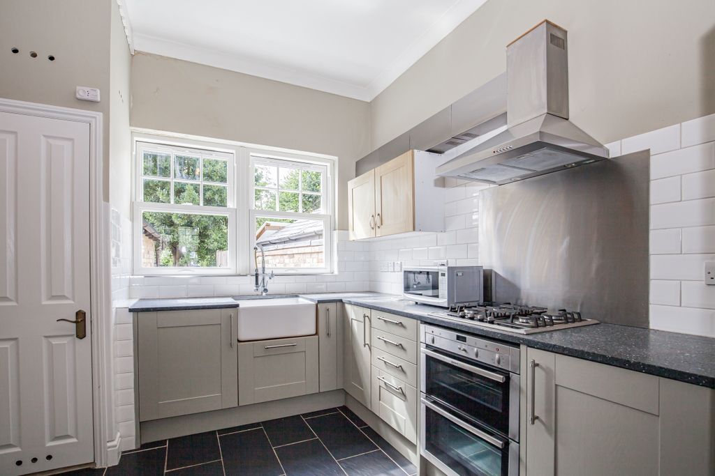 Property photo 3 of 13 140314