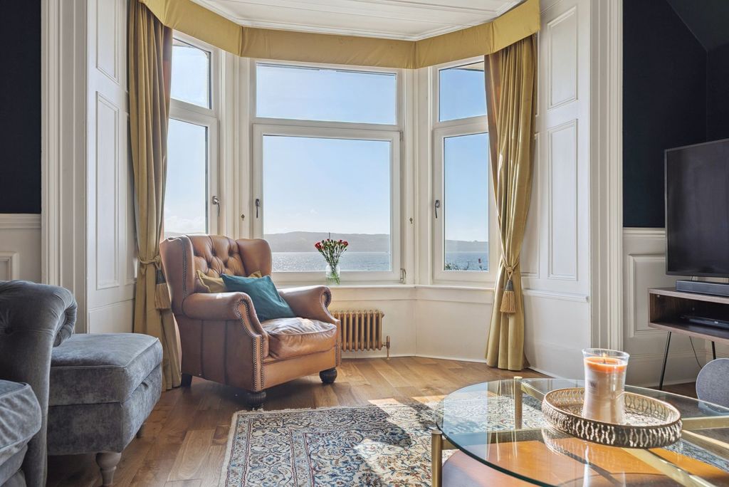 Property photo 3 of 32