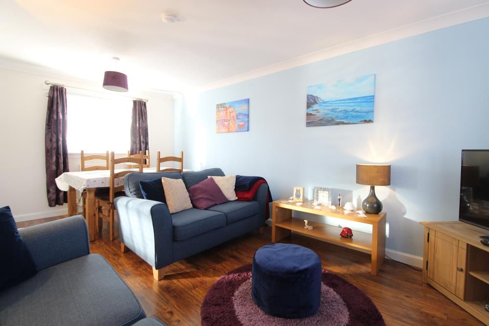 Property photo 1 of 11 Lounge