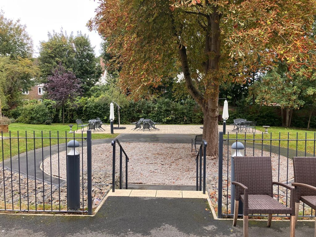 Additional image 18 of 2 bed flat for saleOld Schools Lane, Epsom KT17