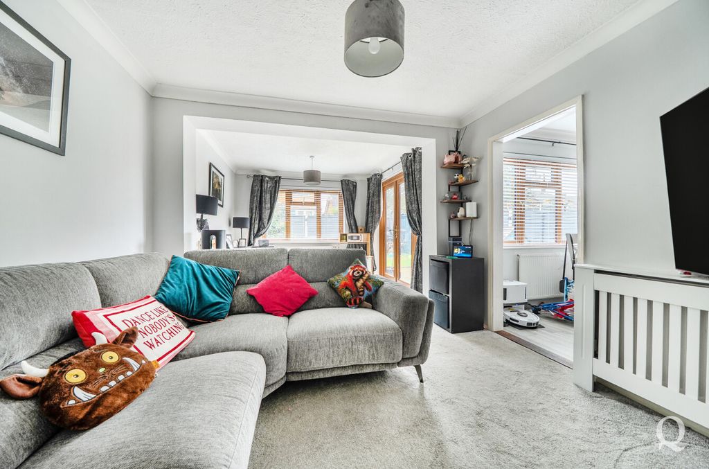 Property photo 2 of 26 0A931c67-817B-403...
