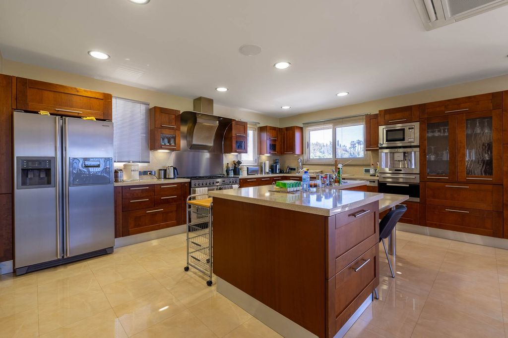 Property photo 3 of 30