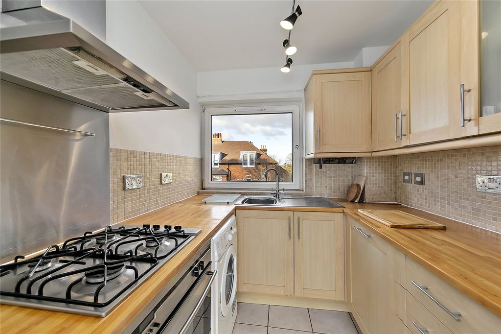 Property photo 2 of 15 Picture No. 30