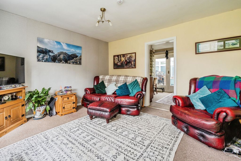 Property photo 3 of 14