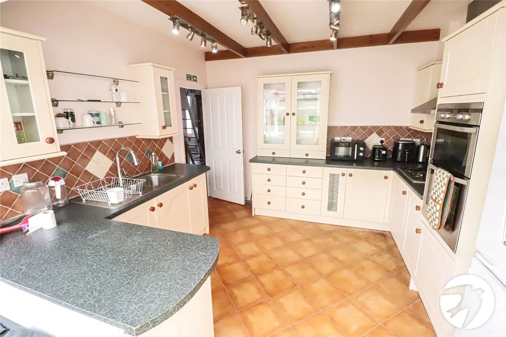 Property photo 2 of 19 Picture No. 10