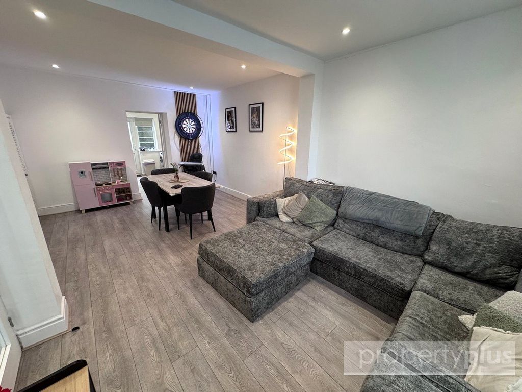 Property photo 3 of 12 Picture No. 09