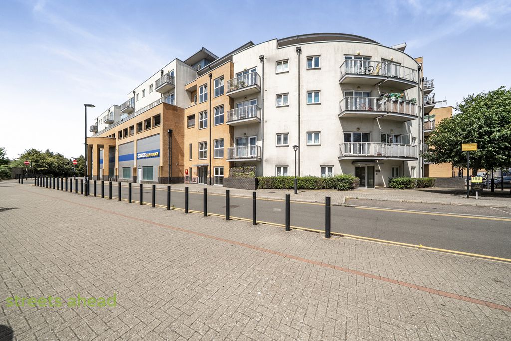 Property photo 1 of 15 6A438B47-9A8B-409...
