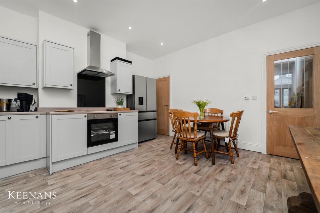 Property photo 3 of 18 A8J2Ttbtqeirx-Byb3Eukg.Jpg