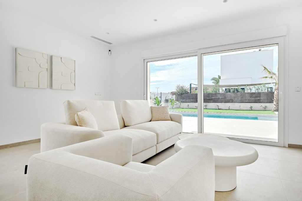 Property photo 3 of 50