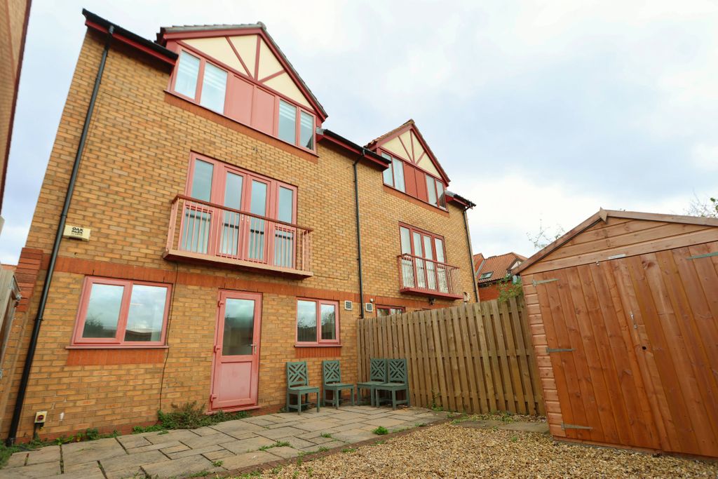 Property photo 1 of 21