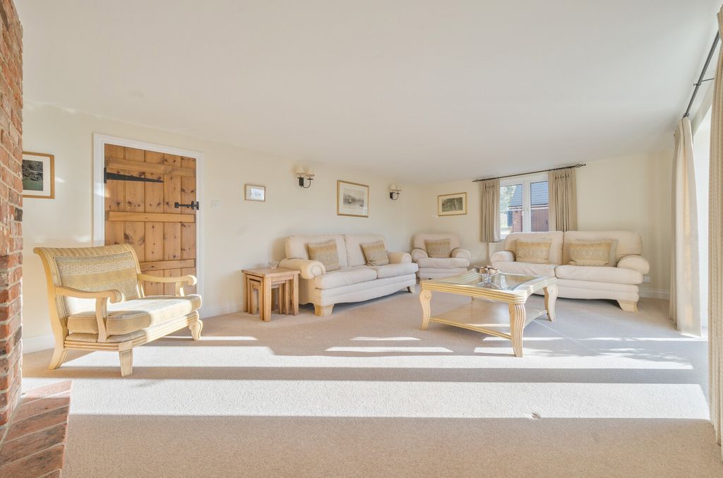 Property photo 3 of 24 1385742-3-6930461...