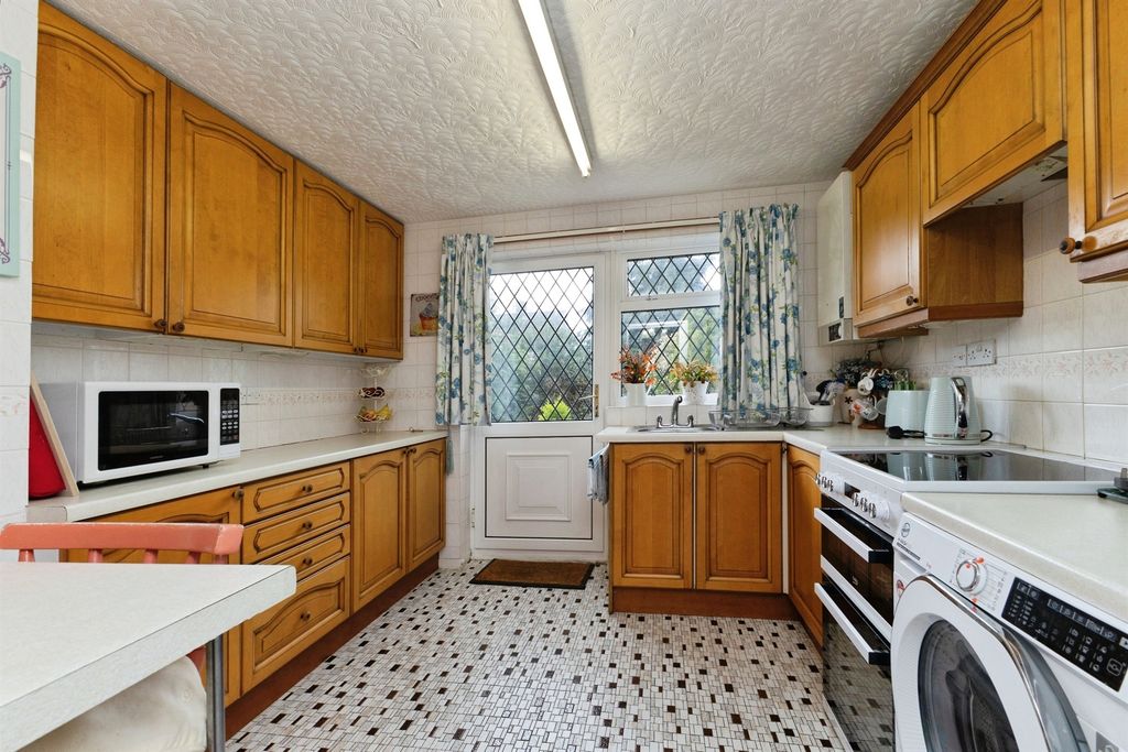 Property photo 3 of 17