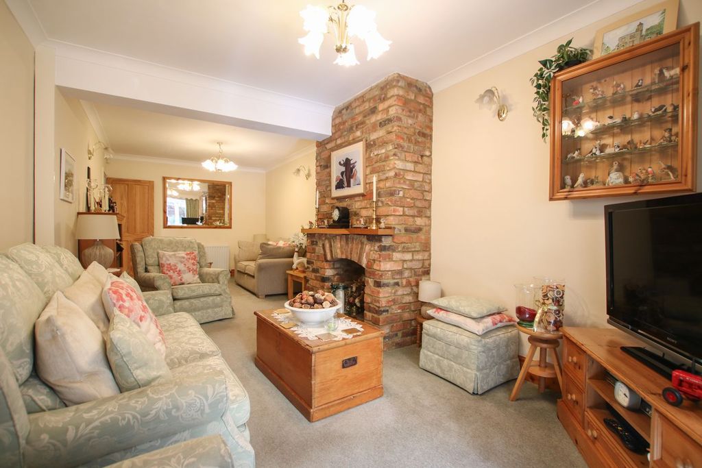 Property photo 3 of 23