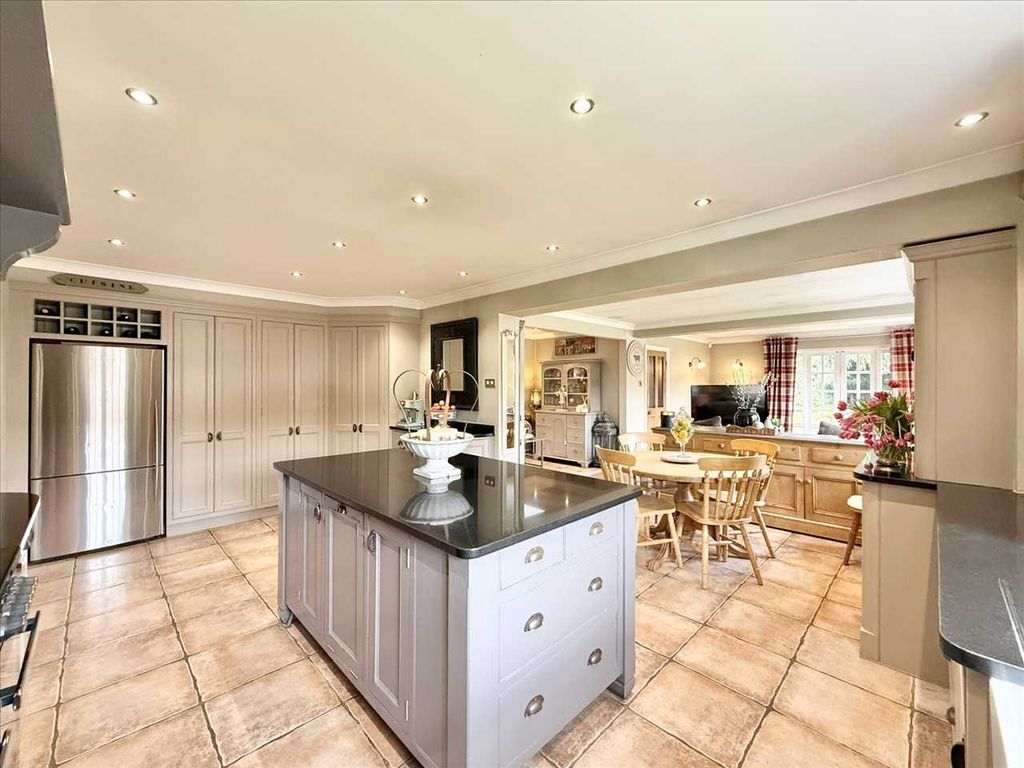 Property photo 3 of 33 Kitchen Diner