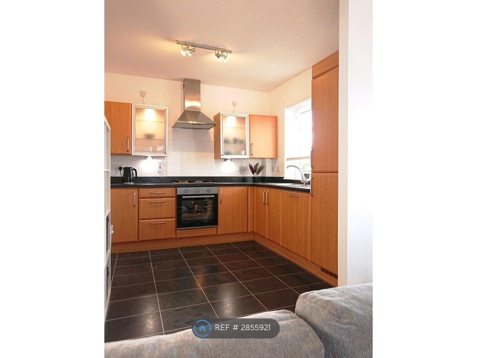 Property photo 3 of 11 Kitchen