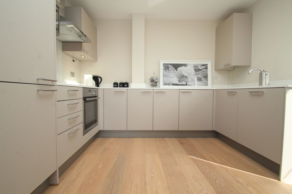 Property photo 2 of 12 Kitchen
