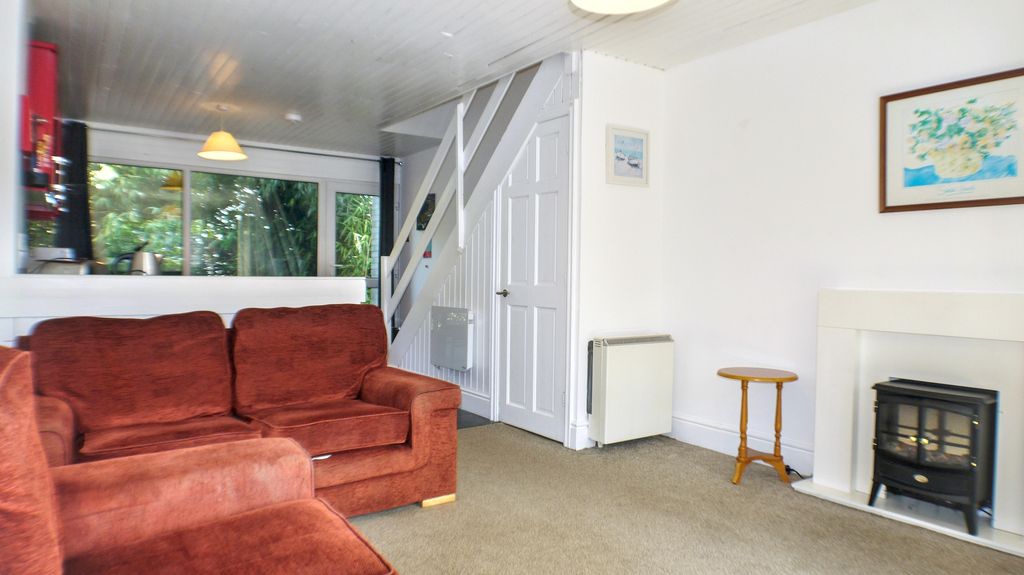 Property photo 3 of 9