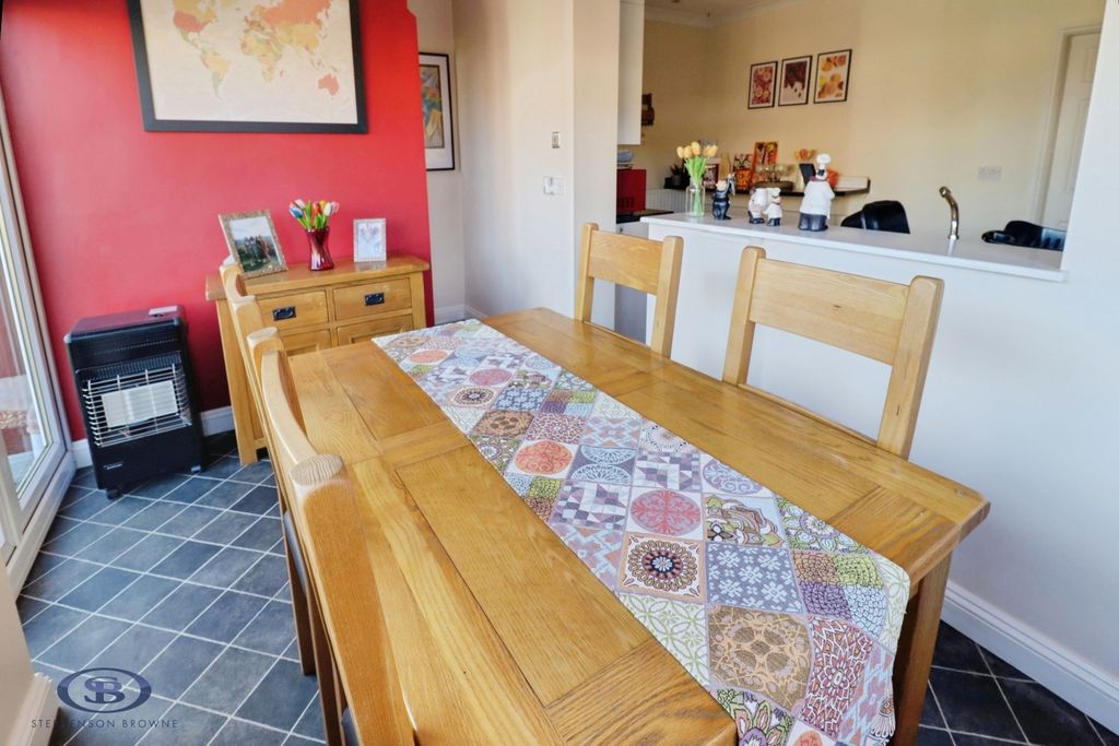 Property photo 3 of 31 Pbox-Img.Jpg