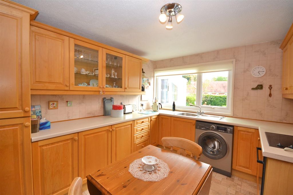 Property photo 3 of 12 2 (72).Png
