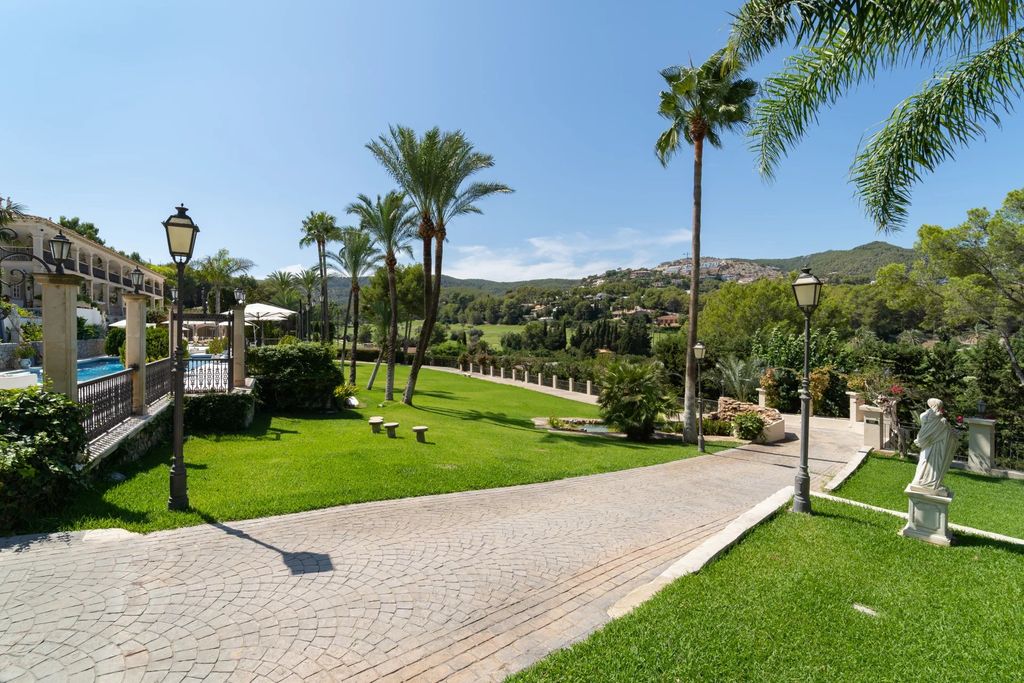 Property photo 2 of 15