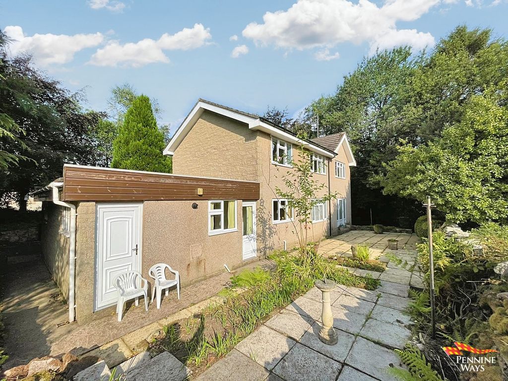 Property photo 2 of 26