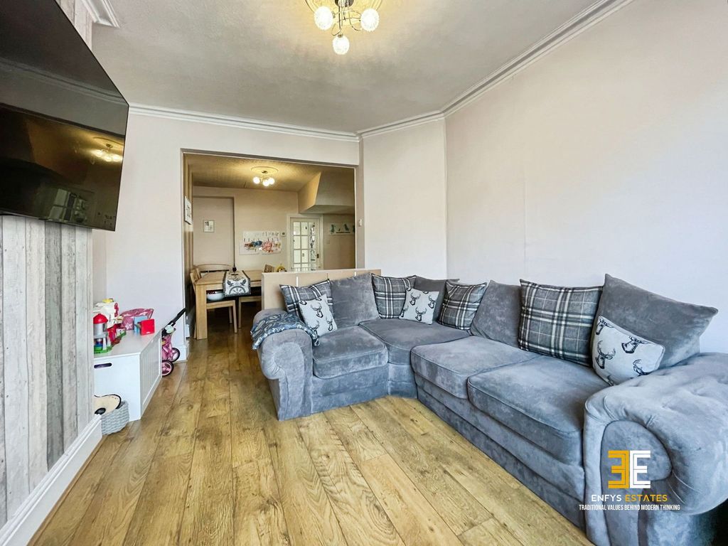 Property photo 3 of 32