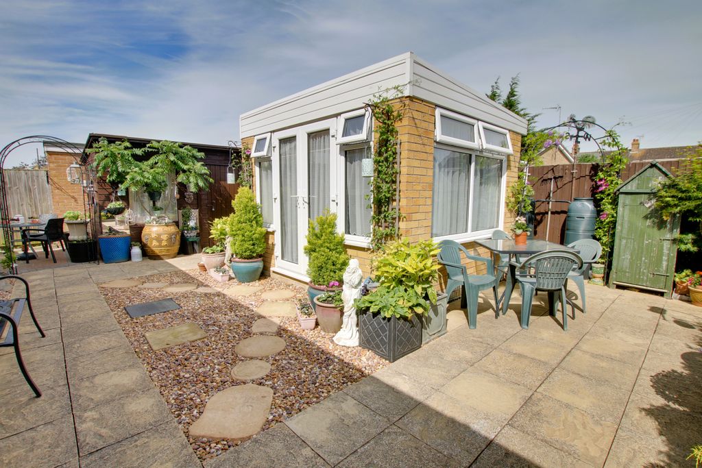Property photo 2 of 12