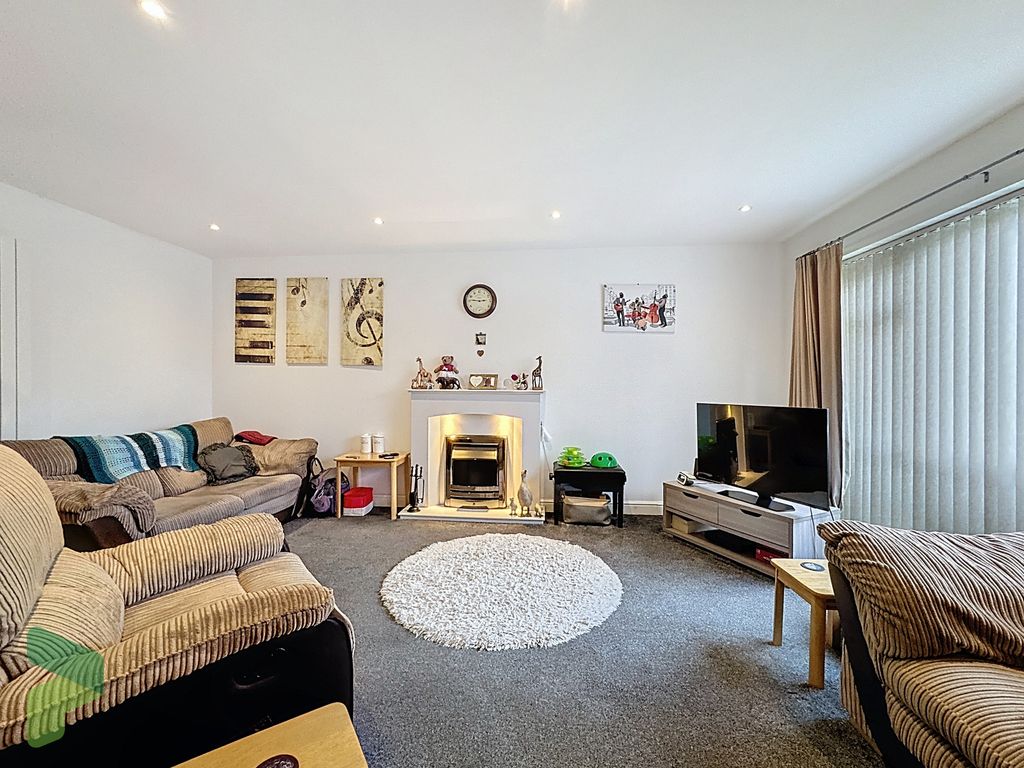 Property photo 3 of 22 Living Room