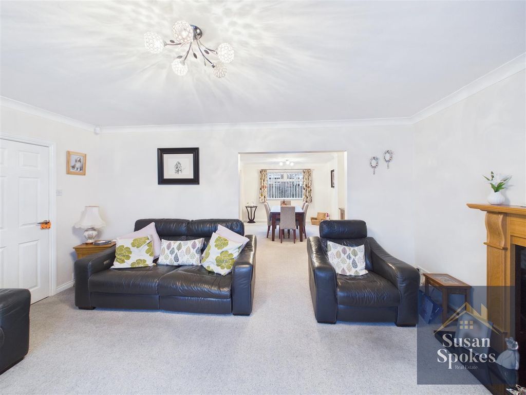 Property photo 3 of 28 Cam01858G0-Pr0227-Still032.Jpg