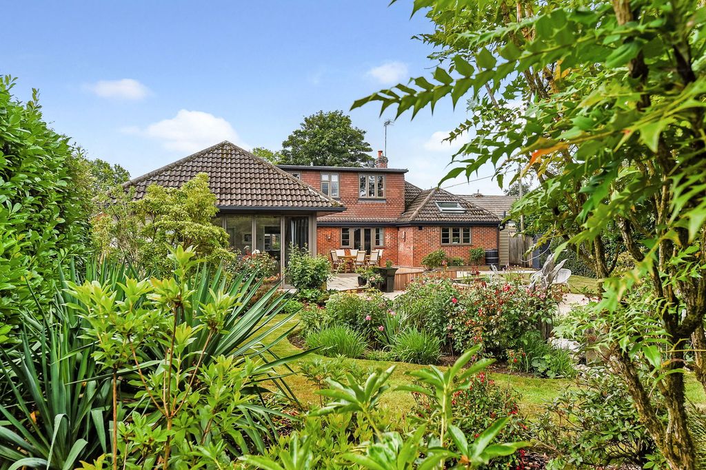 Property photo 1 of 31