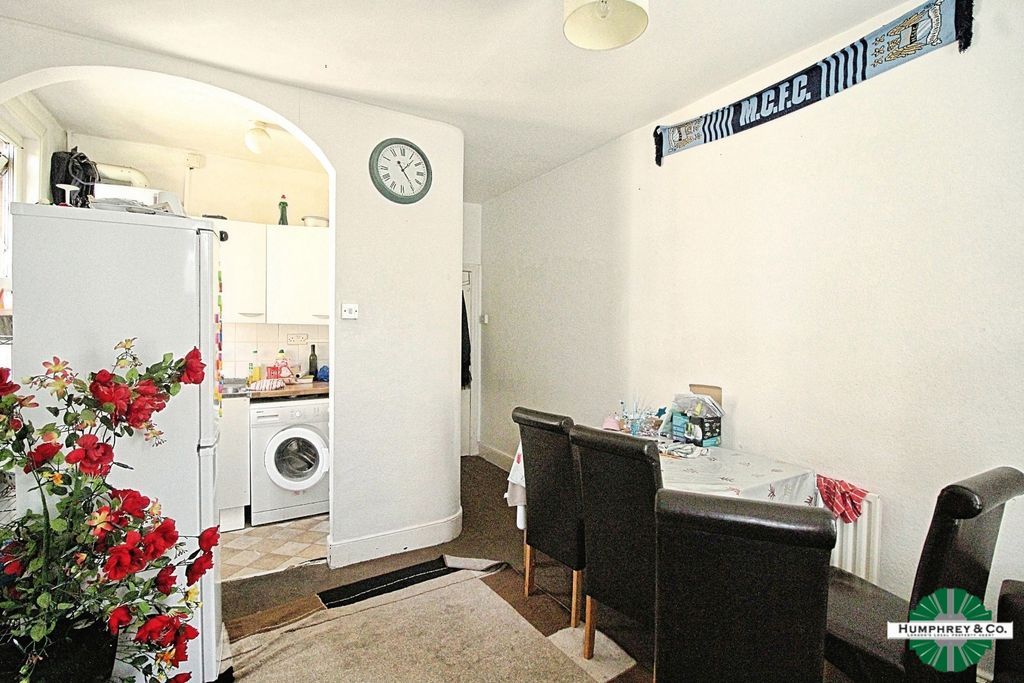 Property photo 3 of 3 Pbox-Kitchen-342598.Jpg