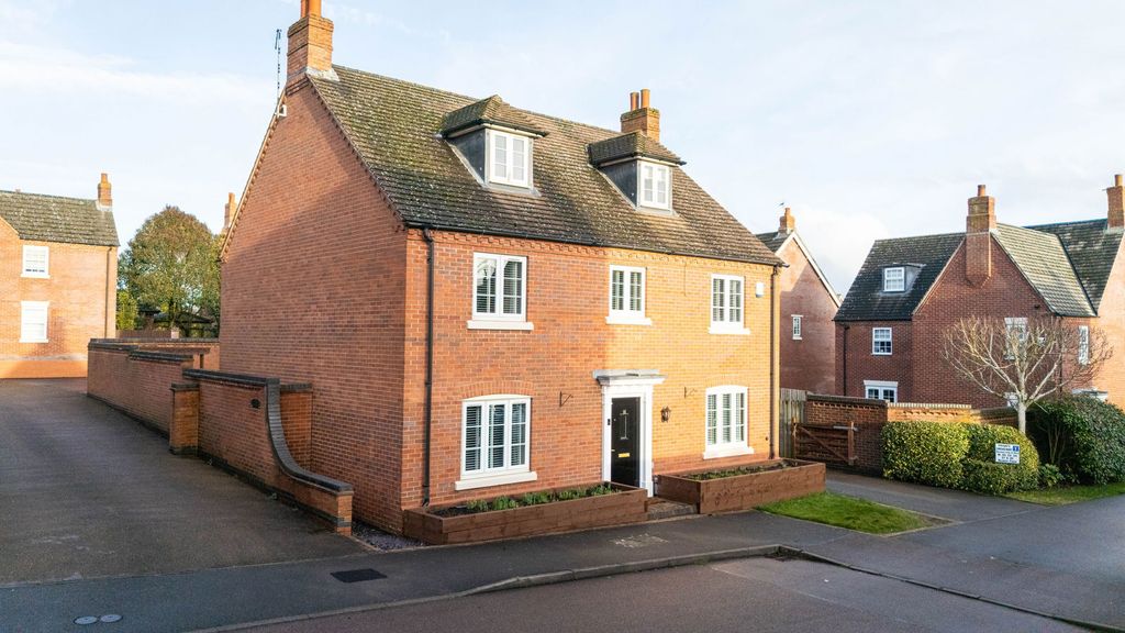 Property photo 1 of 32