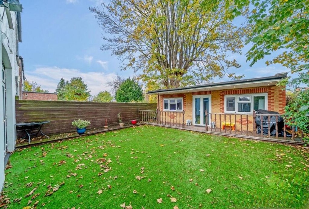 Property photo 3 of 34