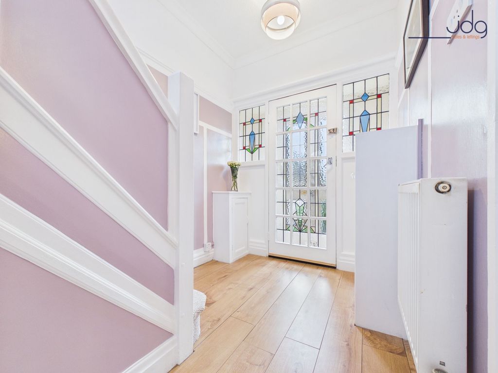 Property photo 2 of 16 Hallway