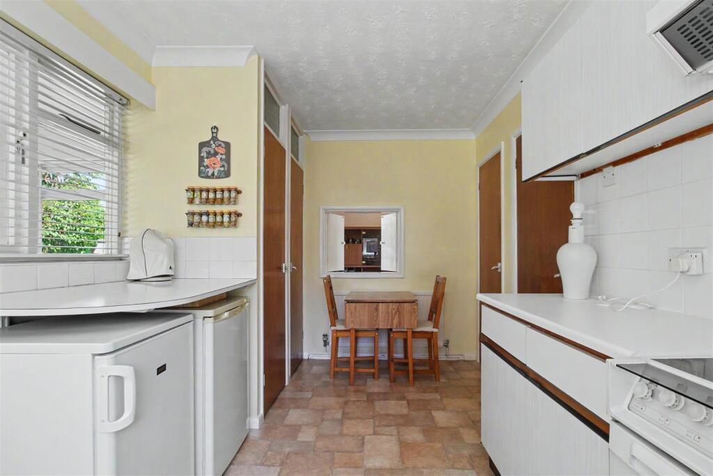 Property photo 3 of 21
