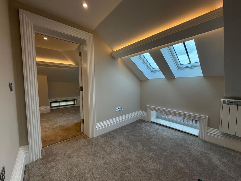 Property photo 3 of 34