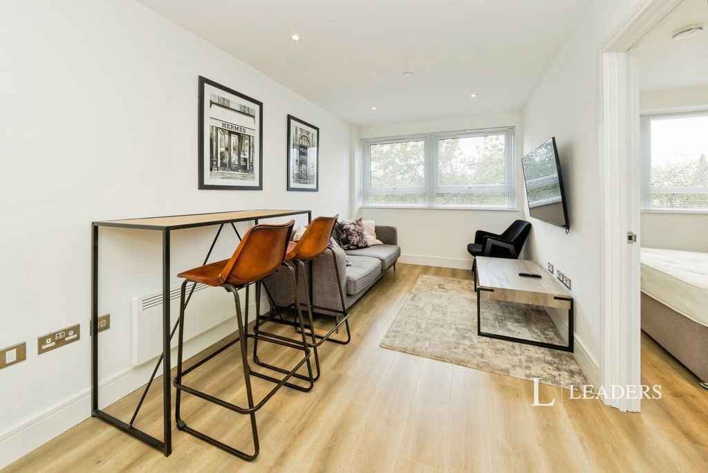 Property photo 3 of 13 Pbox-Img.Jpg