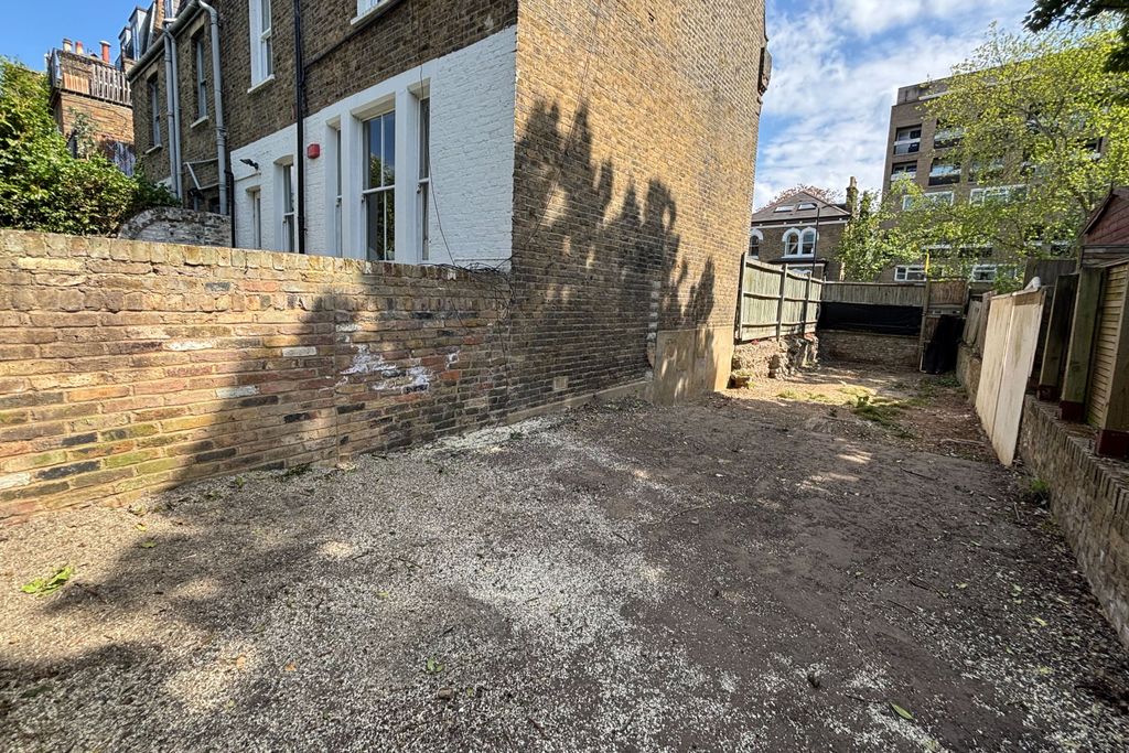 Property photo 3 of 13 Land At 98 Bromfelde Road, Clapham, London, Sw4 6Ps