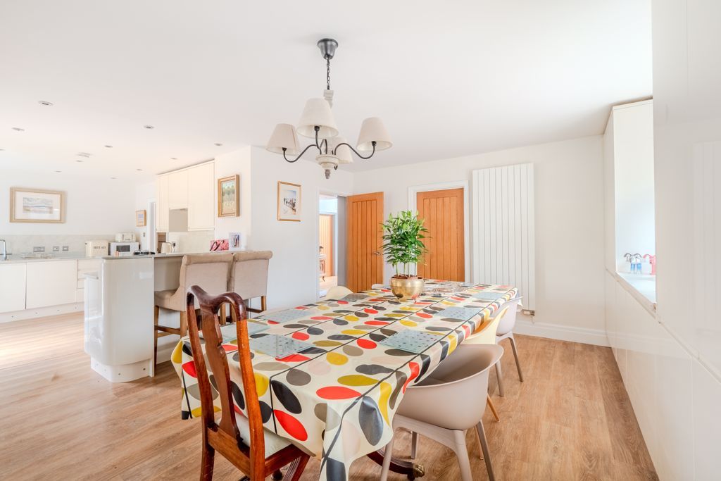 Property photo 2 of 31 Photo 13