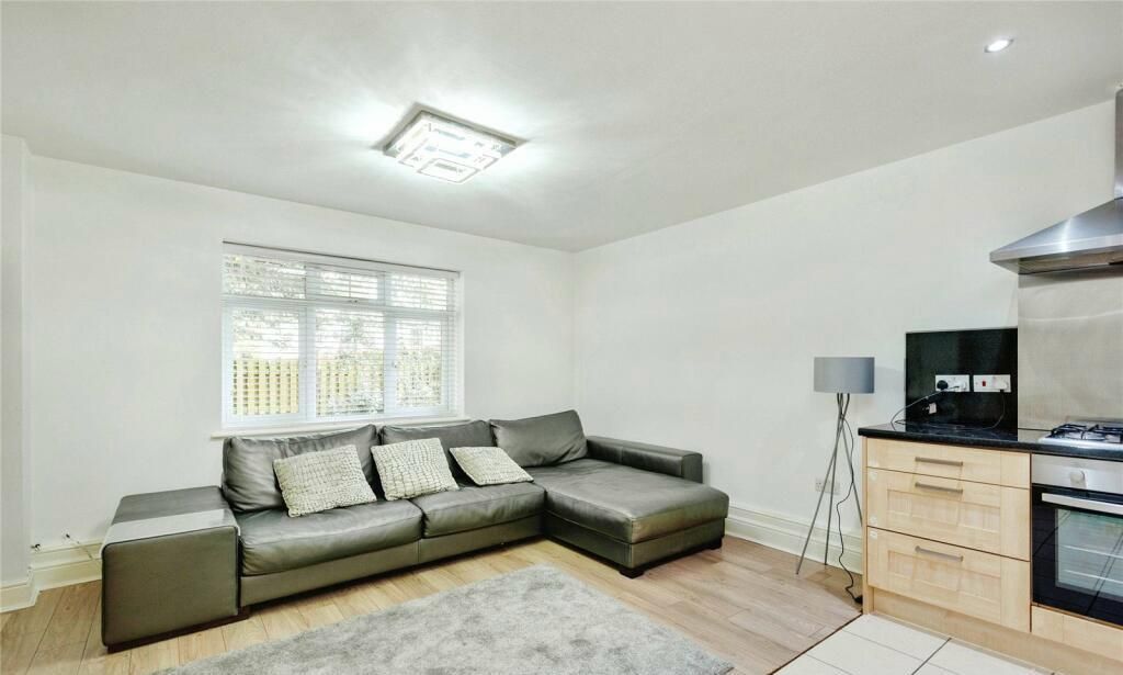 Property photo 3 of 12