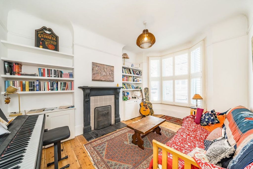 Property photo 2 of 11