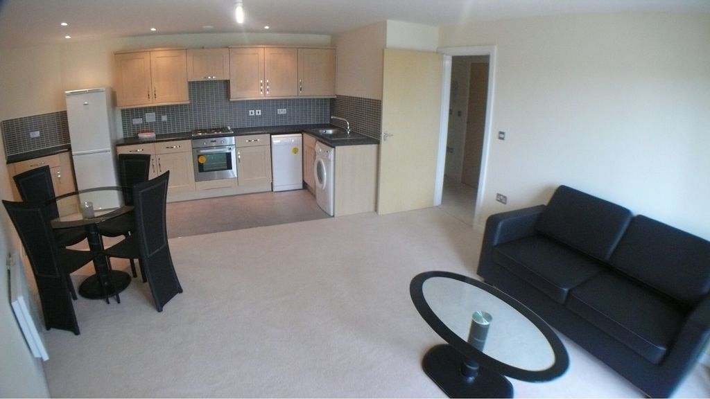 Property photo 2 of 8