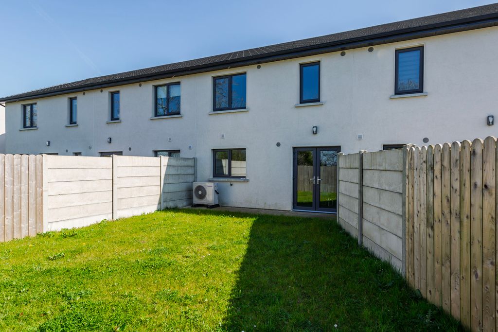 Property photo 3 of 34