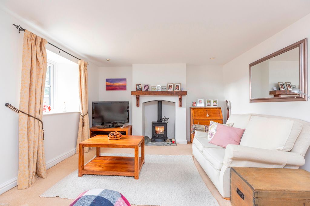 Property photo 3 of 25