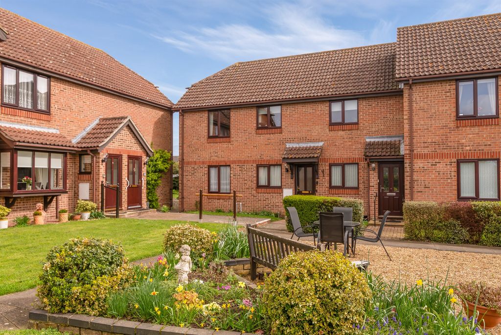 Property photo 1 of 14 Front