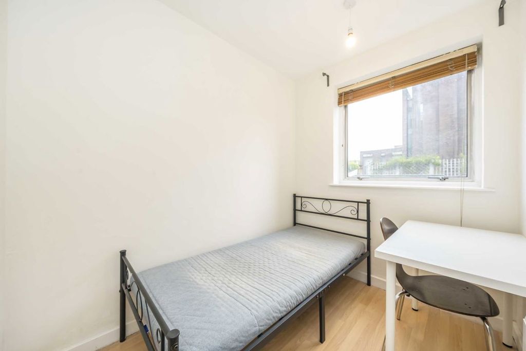 Property photo 2 of 4