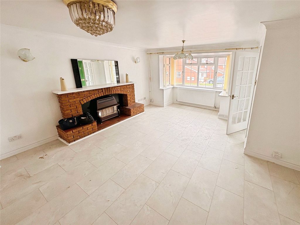 Property photo 3 of 11 Living Room