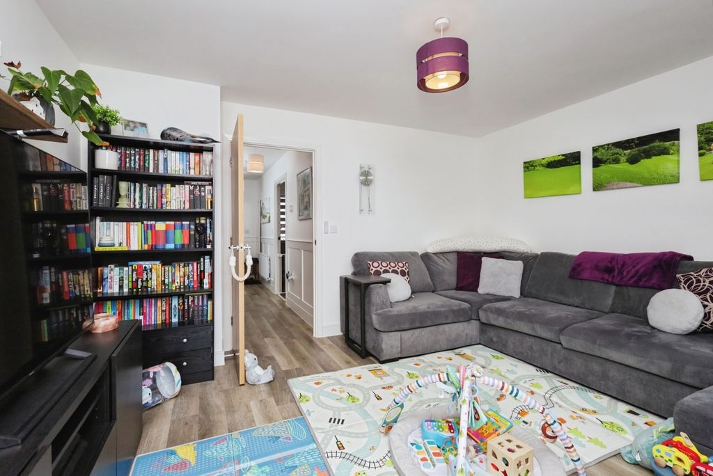 Property photo 2 of 17 Pbox-Img.Jpg