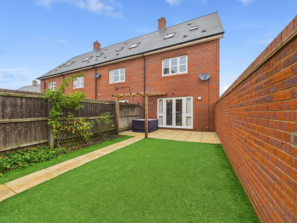 Property photo 2 of 16 Cam02435G0-Pr0084-Still039.Jpg